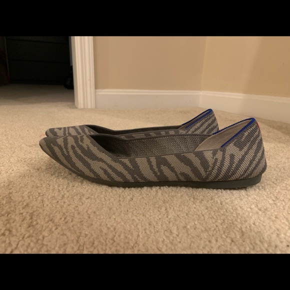 [SOLD] Rothy’s Grey Zebra Points (Size 8) - Picture 4 of 9